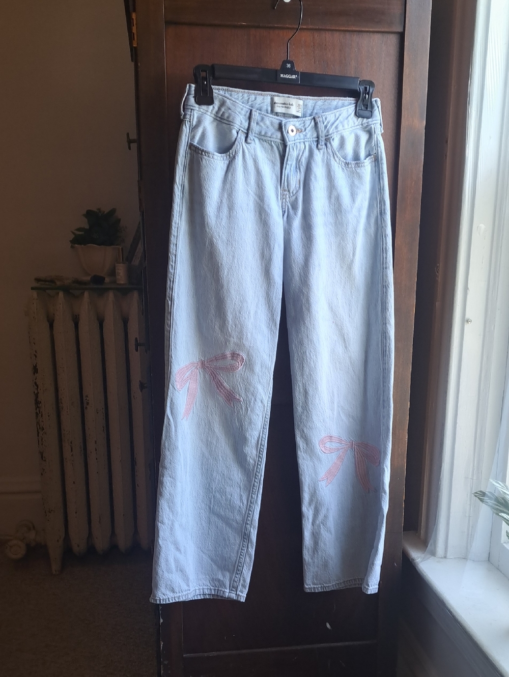 abercrombie kids Size 11/12 Yrs Light Blue Bow Embroidery Wide Leg Jeans